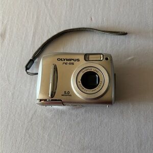 Olympus FE-115 Compact Silver Camera Works